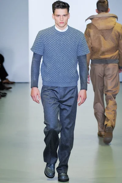 Look 28